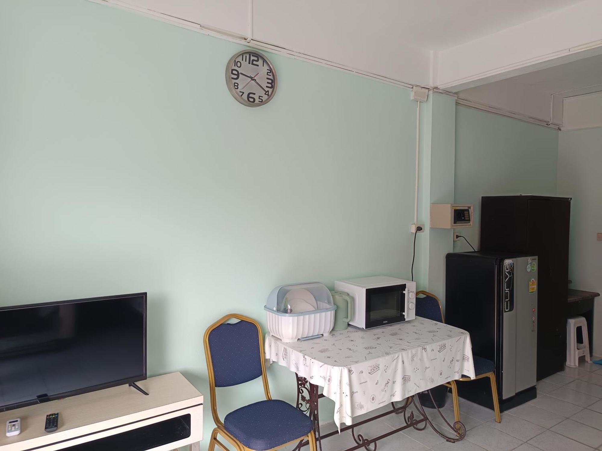 Sv. House Hotel Jomtien Beach Exterior photo